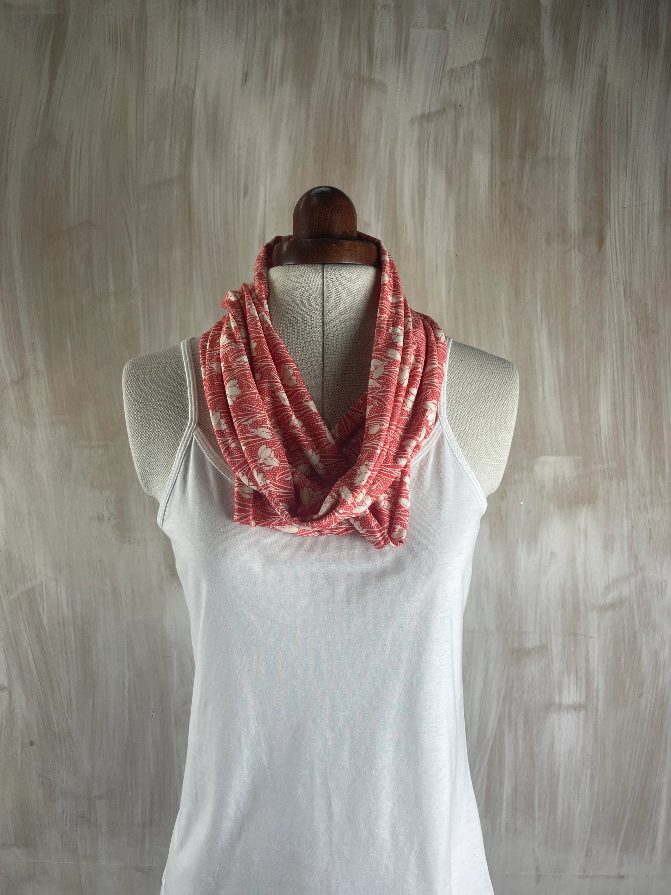 Liberty of London infinity Loop Jersey Scarf in Helsketh in Red