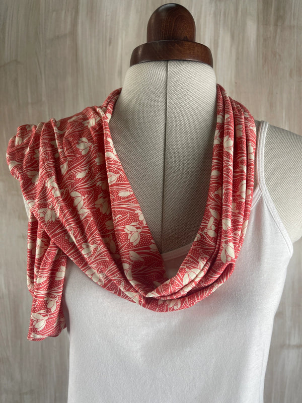 Liberty of London infinity Loop Jersey Scarf in Helsketh in Red